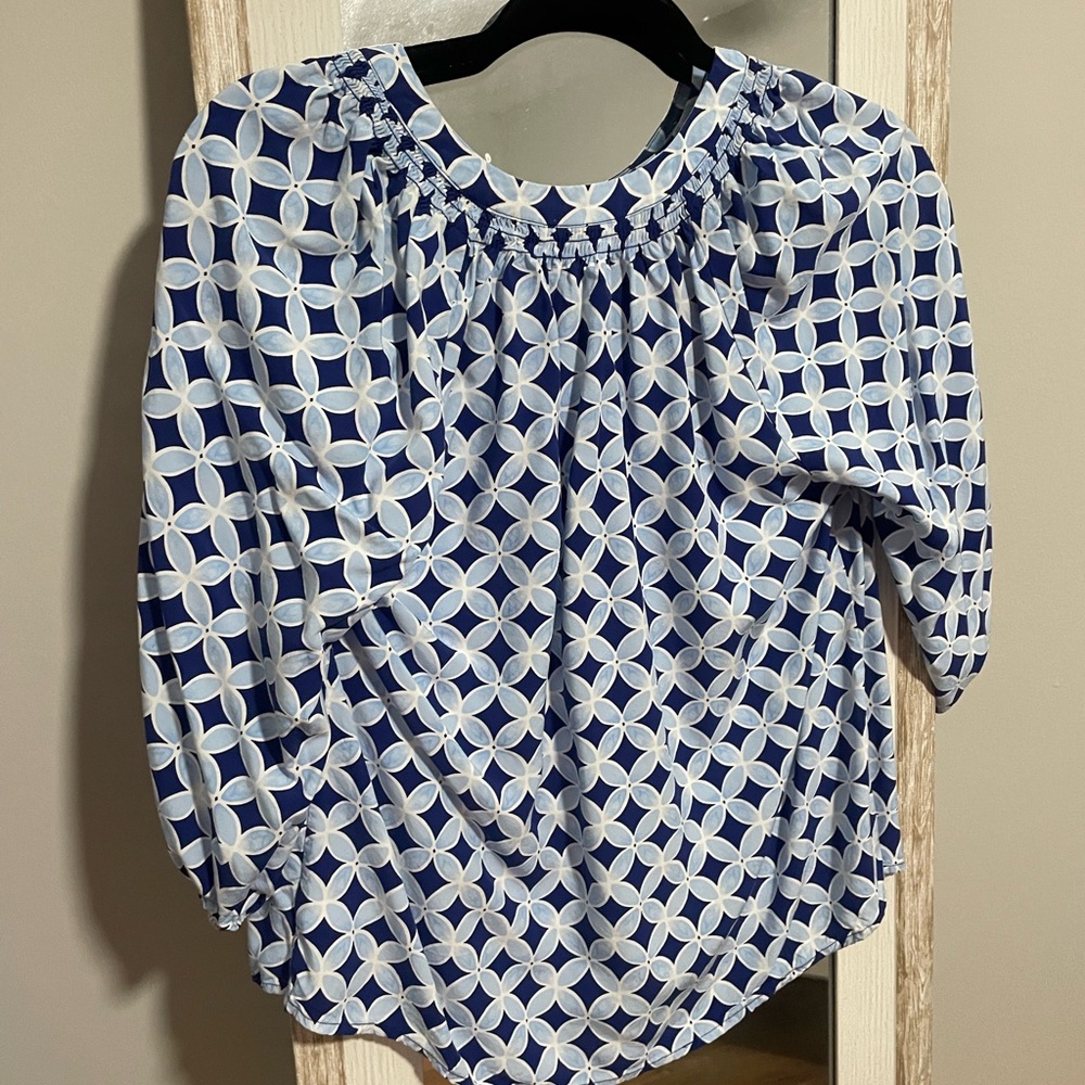 Crown & Ivy Petite 3/4 sleeve top